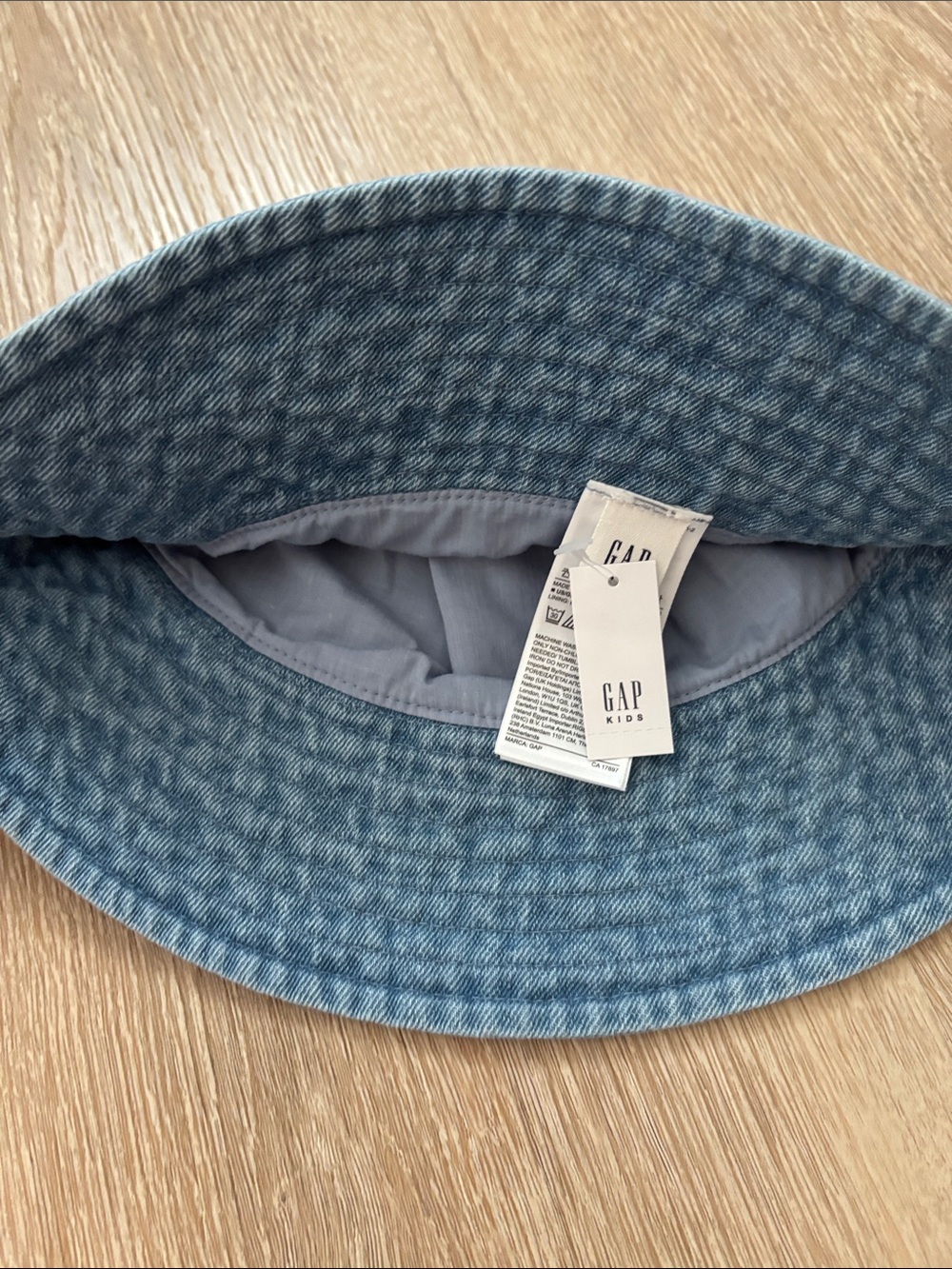 Gap kids denim bucket hat nwt! - Picture 2 of 2